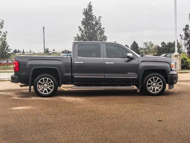 2015 GMC Sierra 1500 Denali 6.2L dans Autos et camions dans Comté de Strathcona - Image 11