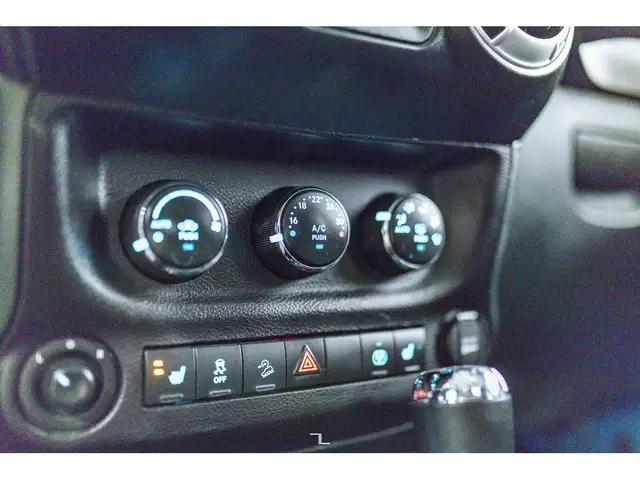 2018 Jeep Wrangler JK Unlimited 4x4 Sahara Nav in Cars & Trucks in Red Deer - Image 18