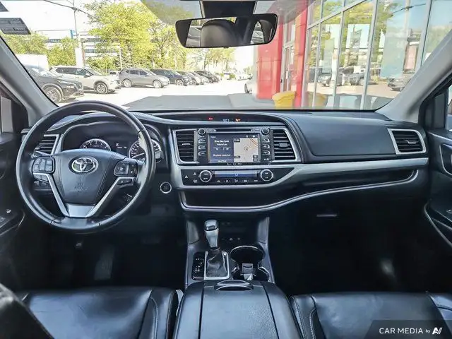 2017 Toyota Highlander XLE in Cars & Trucks in Ottawa - Image 28