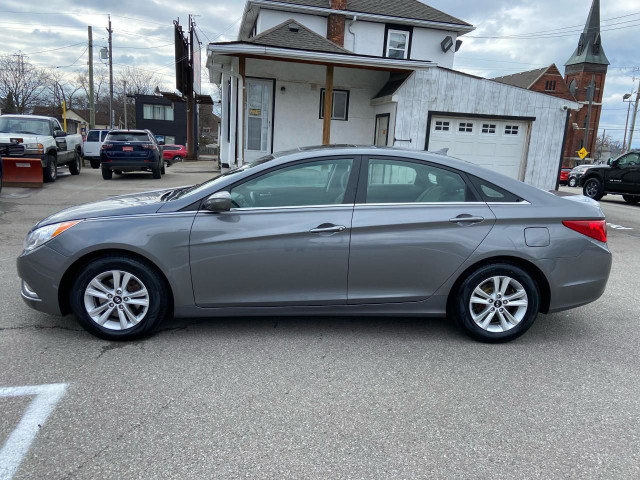  2013 Hyundai Sonata GLS ** HTD SEATS, SNRF, BLUETOOTH ** in Cars & Trucks in St. Catharines - Image 4