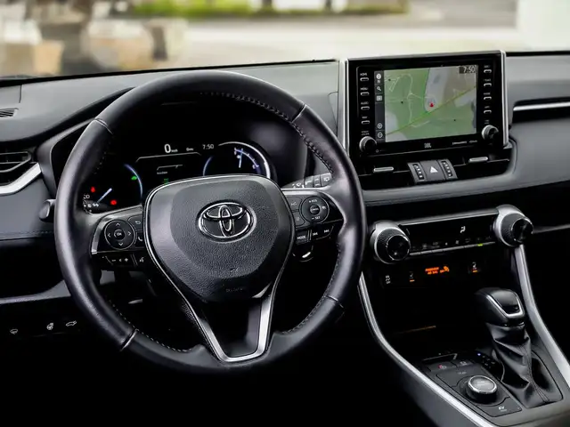 2021 Toyota RAV4 Hybrid XSE AWD in Cars & Trucks in City of Toronto - Image 16