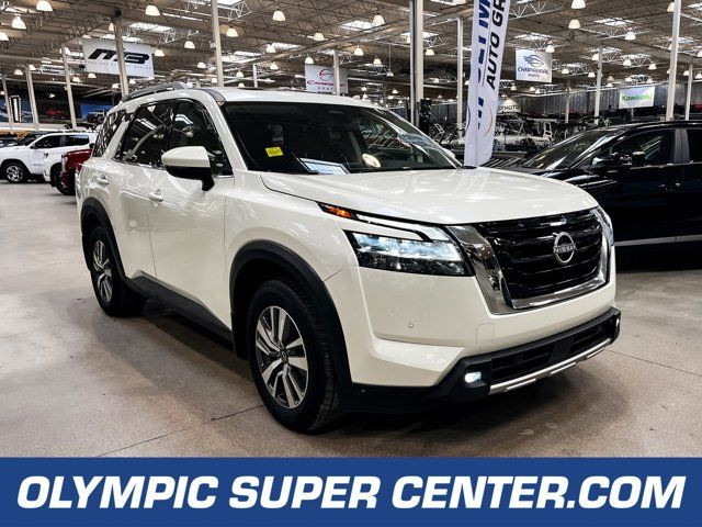 2023 Nissan Pathfinder SL 4X4 | HEATED SEATS | 3RD ROW SEATING in Cars & Trucks in Regina