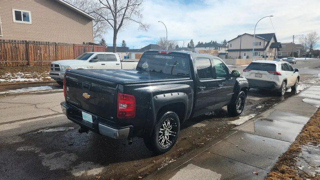 2008 Chevrolet Silverado 1500 LT in Cars & Trucks in Calgary - Image 4