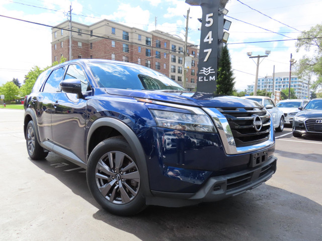 2022 Nissan Pathfinder S 4WD - Blind Spot Monitor - Reverse Came in Cars & Trucks in Oakville / Halton Region - Image 2