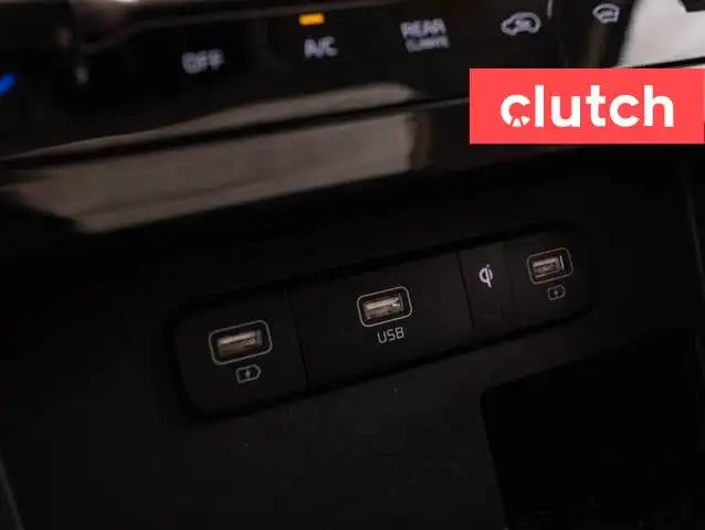 2022 Kia Carnival SX w/ Apple CarPlay & Android Auto, Rearview C dans Autos et camions dans Bedford - Image 45