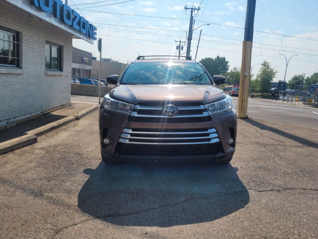 2017 Toyota Highlander AWD 4dr Limited in Cars & Trucks in Calgary - Image 4