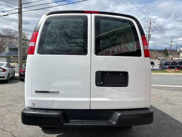 2020 Chevrolet Express 3500 Work Van One ton, long wheel base in Cars & Trucks in Dartmouth - Image 4