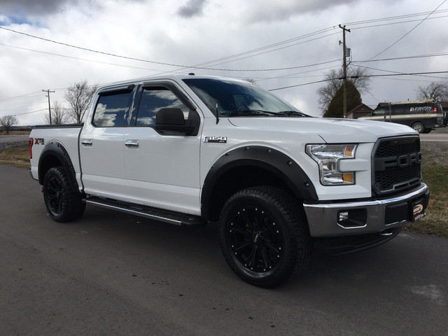 2017 FORD F-150 XLT XTR 4X4 CREW in Cars & Trucks in Belleville - Image 2