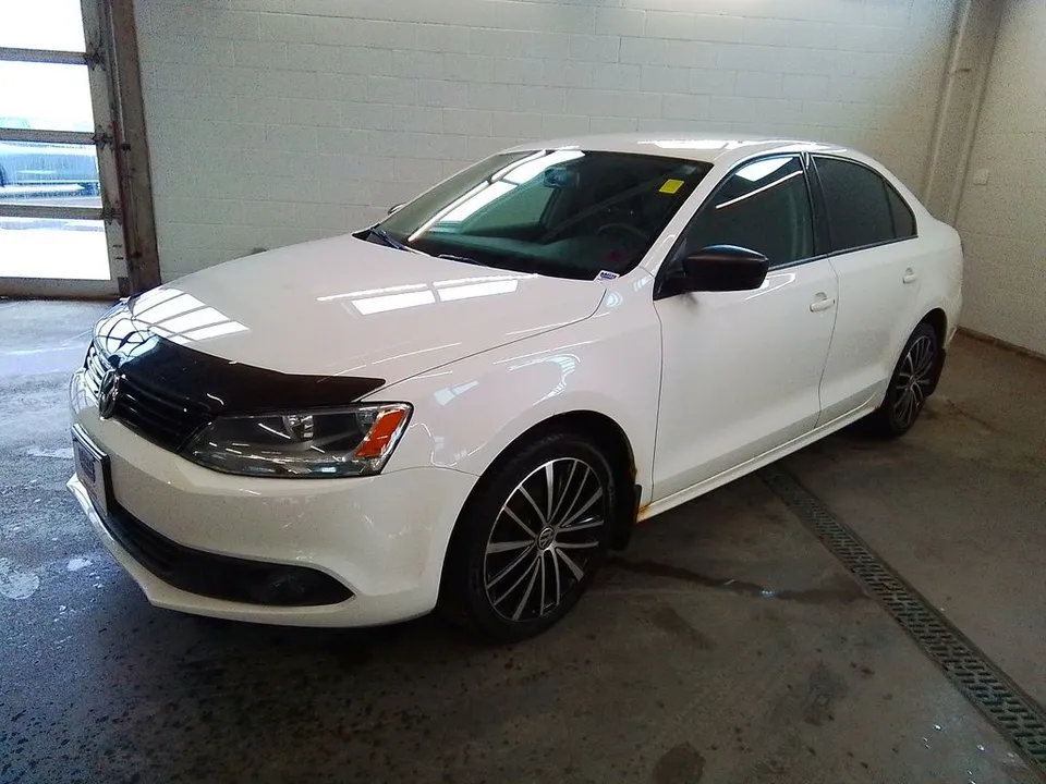 2013 Volkswagen Jetta Sedan BASE! HEATED SEATS!