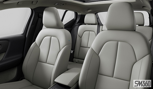 2025 Volvo XC40 B5 AWD Plus Dark Theme in Cars & Trucks in Edmonton - Image 4