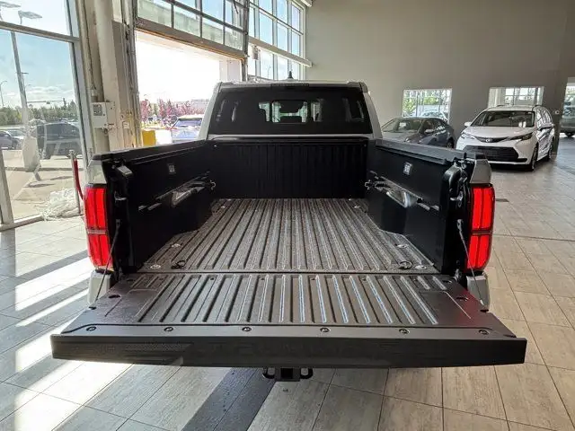 2025 Toyota Tacoma Sport | 6ft Truck Bed | Wireless Charging dans Autos et camions dans Ville d’Edmonton - Image 10