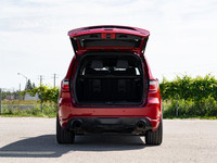 2ND-ROW CONSOLE W/ARMREST & STORAGE -inc: USB Charging Port in Console 2nd Row 12-Volt Aux Power Out... (image 6)
