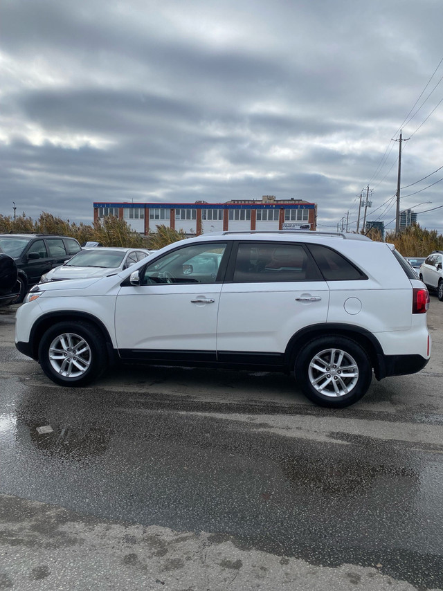 2015 Kia Sorento 4dr I4 GDI Auto in Cars & Trucks in Mississauga / Peel Region - Image 4