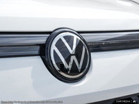 Ample comfort meets cutting-edge technology in the 2025 Volkswagen Tiguan Comfortline. Encased in a... (image 8)