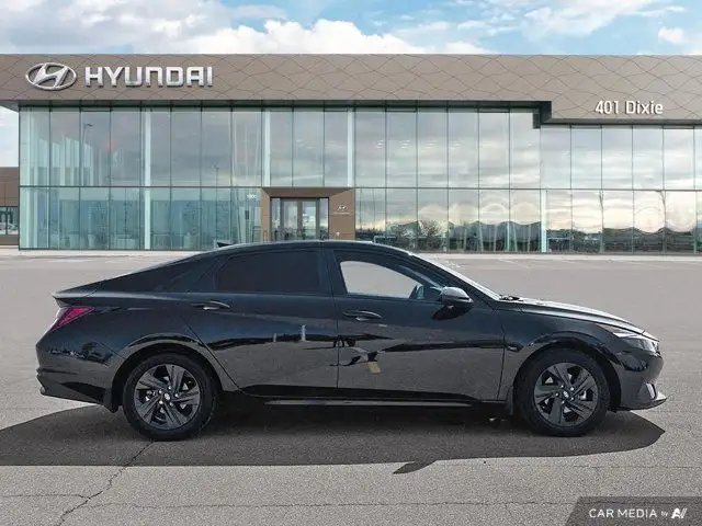 2022 Hyundai Elantra Preferred dans Autos et camions dans Région de Mississauga/Peel - Image 7