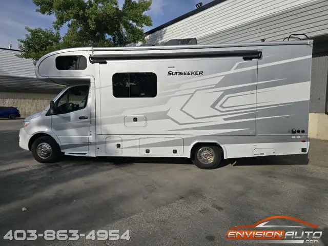 2021 FOREST RIVER SUNSEEKER MBS 2400T C-Class Motorhome RV in Cars & Trucks in Calgary - Image 14