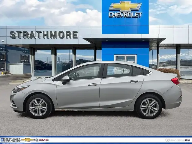 2017 Chevrolet Cruze in Cars & Trucks in Calgary - Image 4