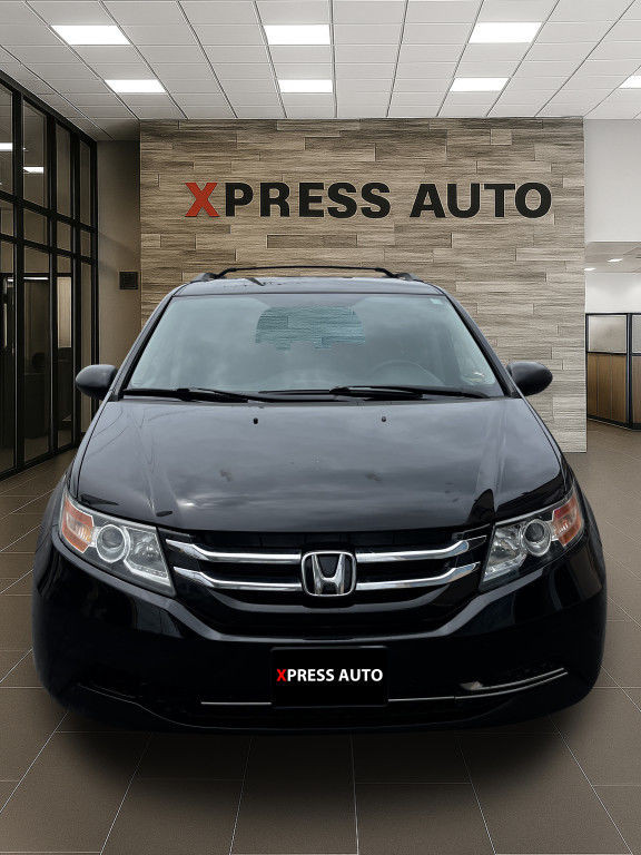 2016 Honda Odyssey SE Passenger Van Automatic in Cars & Trucks in Hamilton
