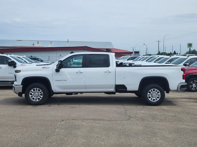 2025 Chevrolet Silverado 3500HD LT 8 FOOT BOX | SINGLE REAR WHEE in Cars & Trucks in St. Albert - Image 3