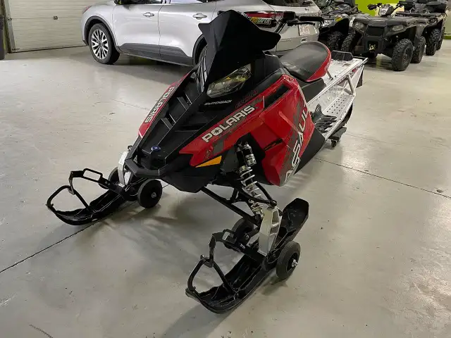 2015 Polaris SWITCHBACK ASSAULT 800 $55 B/W ALL CREDIT ACCEPTED! dans Motoneiges dans Comté de Strathcona - Image 2