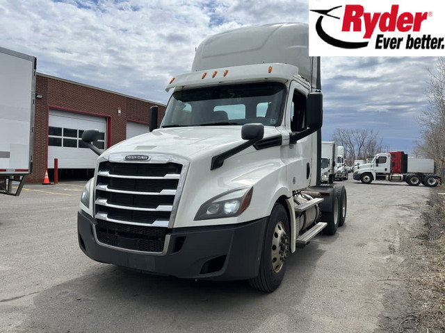 2018 Freightliner Cascadia 126 Day Cab *Ask about 6% Dep Match* in Heavy Trucks in Longueuil / South Shore