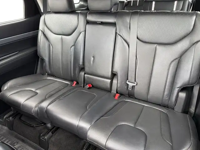 2020 Hyundai Palisade Luxury 8-Passenger AWD in Cars & Trucks in Calgary - Image 18