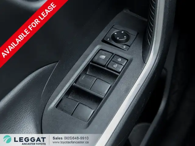 2020 Toyota RAV4 XLE FWD in Cars & Trucks in Hamilton - Image 14