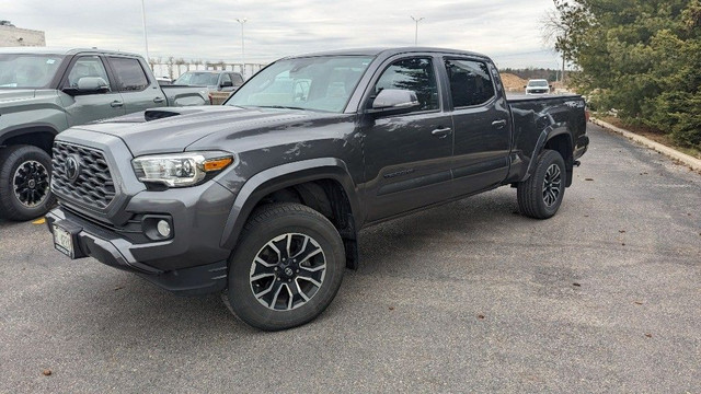 2021 Toyota Tacoma 4x4 Double Cab Auto in Cars & Trucks in Hamilton - Image 2