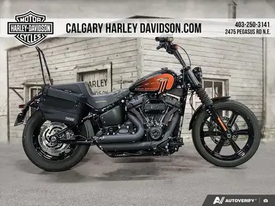 No nonsense, raw bobber attitude packed into the lightest weight Softail, equipped with a Milwaukee-...