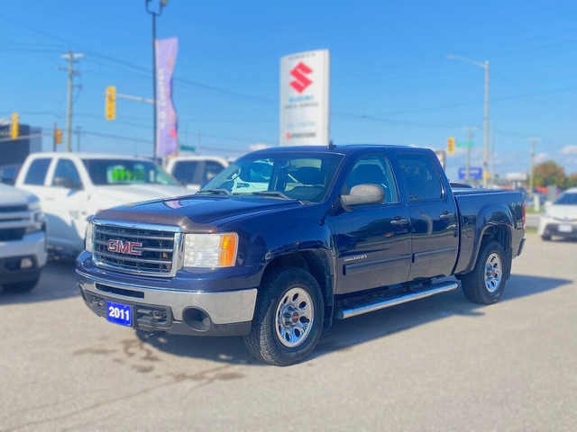 2011 GMC Sierra 1500 Crew Cab SLE 4x4 ~Chrome Wheels ~Tonneau Co in Cars & Trucks in Barrie
