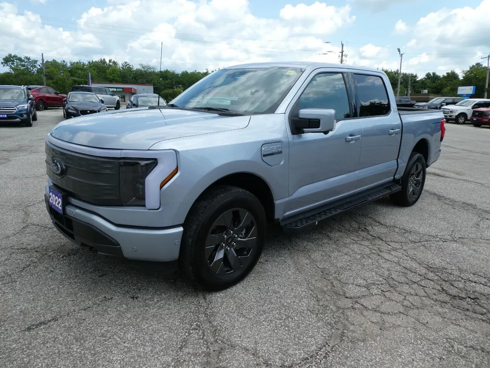 2022 Ford F-150 Lightning LARIAT *DEMO* | Navigation | Blind Spo