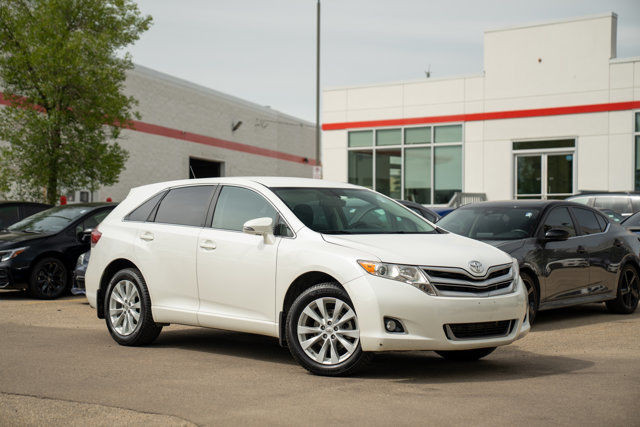 2016 Toyota Venza in Cars & Trucks in Edmonton - Image 2