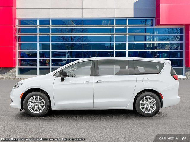 2024 Chrysler Grand Caravan SXT | Navigation | Apple CarPlay in Cars & Trucks in Guelph - Image 4