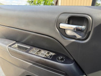 4x4 / SUN ROOF / AS IS SALE Please note all our vehicles are fully detailed and disinfected before g... (image 9)