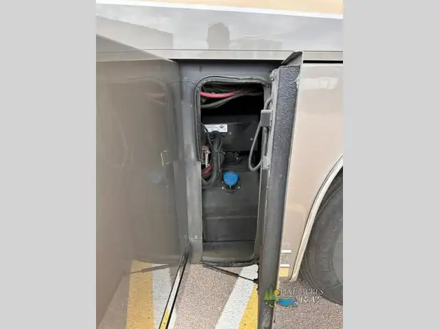 2023 Entegra Coach Cornerstone 45B 605 h.p. 26K Miles in RVs & Motorhomes in Moncton - Image 88