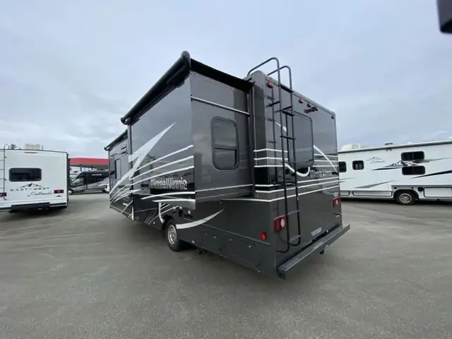 2025 Winnebago Minnie Winnie 26T in RVs & Motorhomes in Abbotsford - Image 8