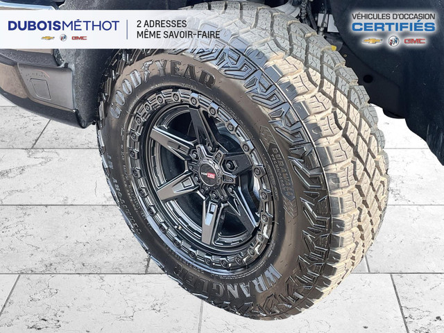 2025 Chevrolet Silverado 1500 ZR2, V8 6.2L, 4X4, CUIR, TOIT, GR  dans Autos et camions  à Victoriaville - Image 2
