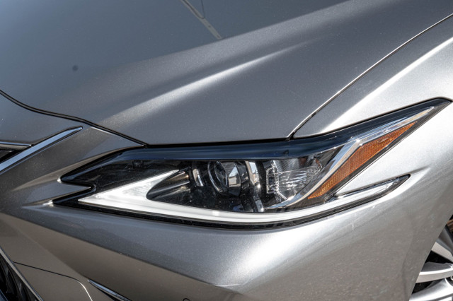 2019 Lexus ES ES 300h | NAVI | CAM | SUNROOF | LDW | in Cars & Trucks in City of Toronto - Image 3