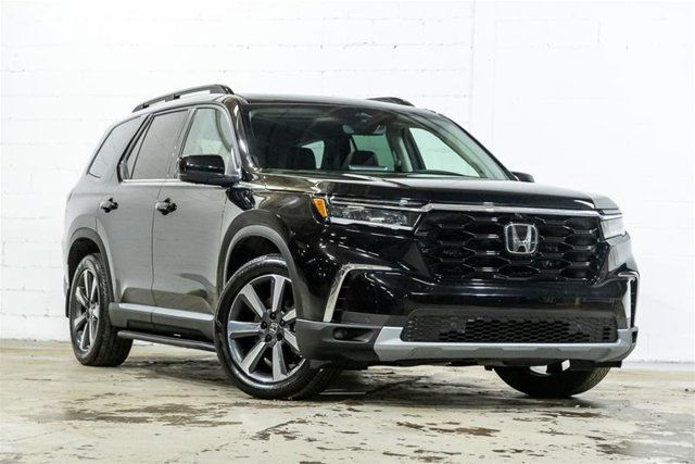 2023 Honda Pilot Touring AWD | Premium | Accès Confort in Cars & Trucks in City of Montréal