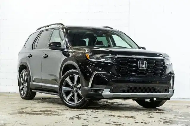 2023 Honda Pilot Touring AWD | Premium | Accès Confort in Cars & Trucks in City of Montréal - Image 2