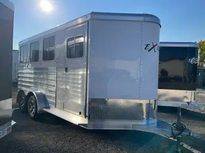 HOT Summer Sale 2023 Exiss Express XT 3 Horse angle haul Bumper pull Standard Features Roof: Single...