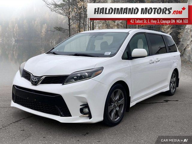 2018 Toyota Sienna SE in Cars & Trucks in Hamilton