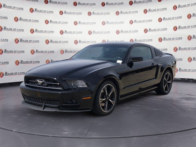 2014 Ford Mustang 2dr Cpe V6 / Heated Seats in Cars & Trucks in Calgary