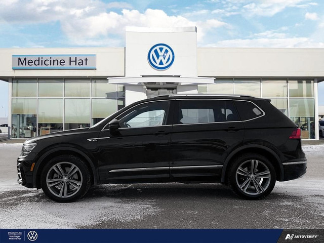 2019 Volkswagen Tiguan Highline R-Line w/ Driver Assist Package  in Cars & Trucks in Medicine Hat - Image 3