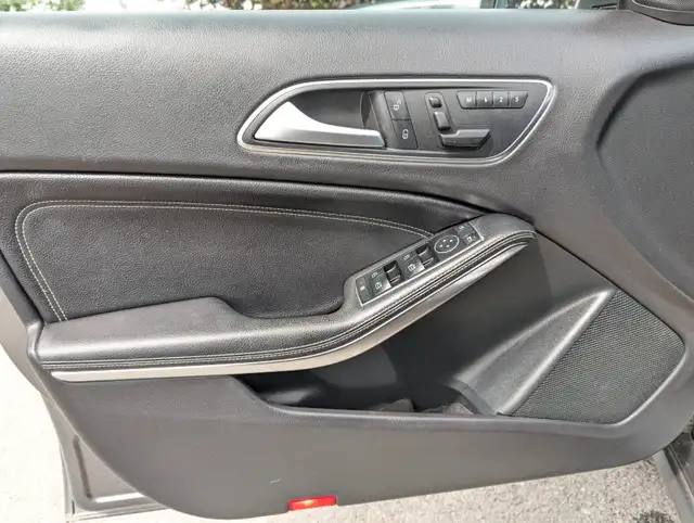 2017 Mercedes-Benz GLA 250 in Cars & Trucks in Ottawa - Image 12