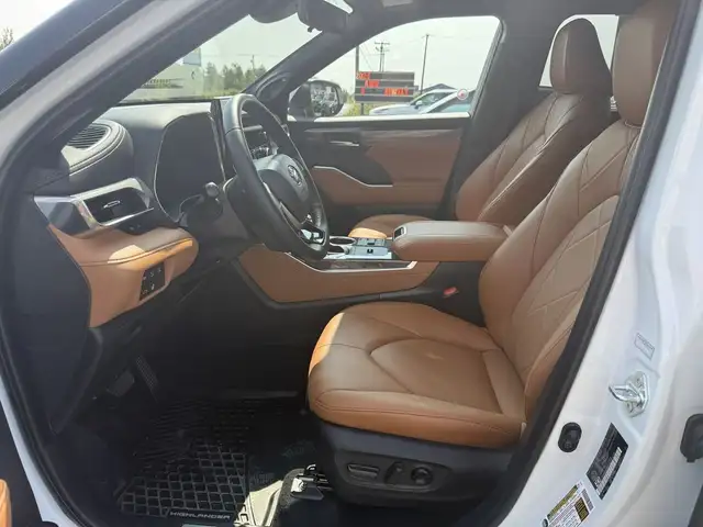 2025 Toyota Highlander HYBRID! PLATINUM! AWD! LOOK AT THAT INTER in Cars & Trucks in Miramichi - Image 13
