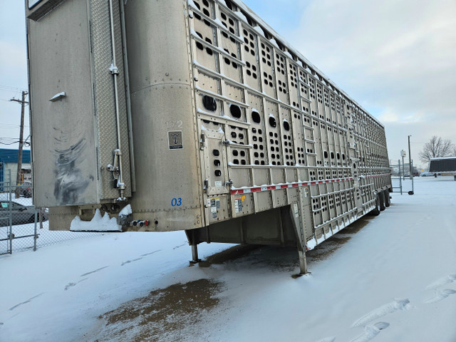 Wilson cattle liner in Farming Equipment in Portage la Prairie - Image 4