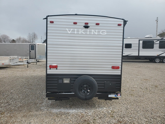  2022 Viking 17BH Bunk House in Travel Trailers & Campers in London - Image 3