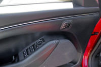 1 OWNER TRADE JUST IN, 19" WHEEL PACKAGE- LAST TIME YOU WILL EVER USE GAS- LEATHER INTERIOR, PHONE A... (image 5)
