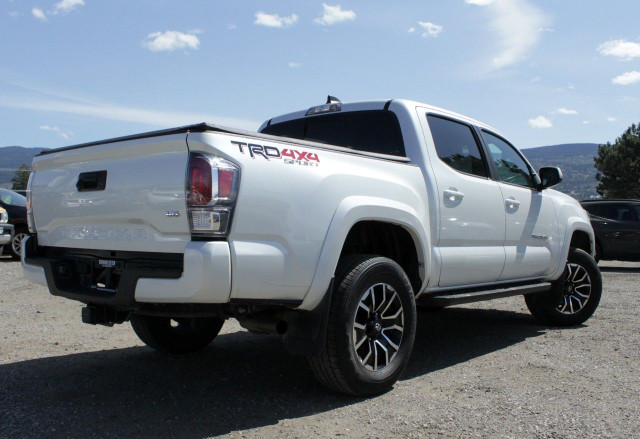 2022 Toyota Tacoma dans Autos et camions  à Penticton - Image 3